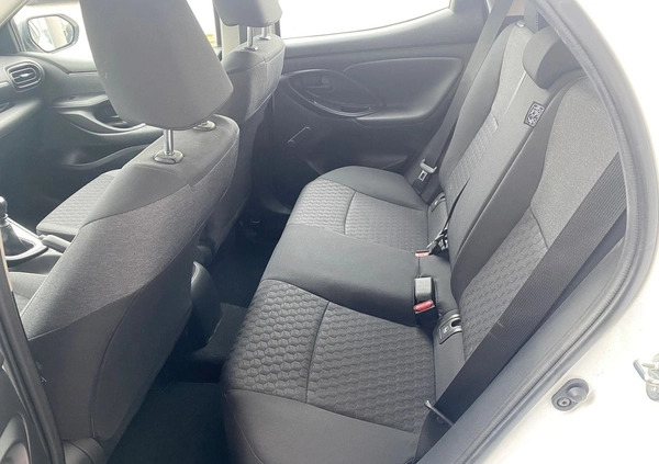 Toyota Yaris cena 63900 przebieg: 121529, rok produkcji 2022 z Brwinów małe 254